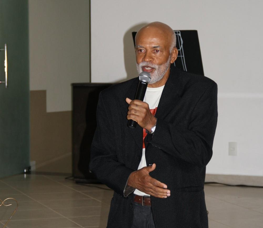 Livramento: Jornalista Raimundo Marinho detona gestão Ricardinho: “O trabalho não para virou uma mentira”