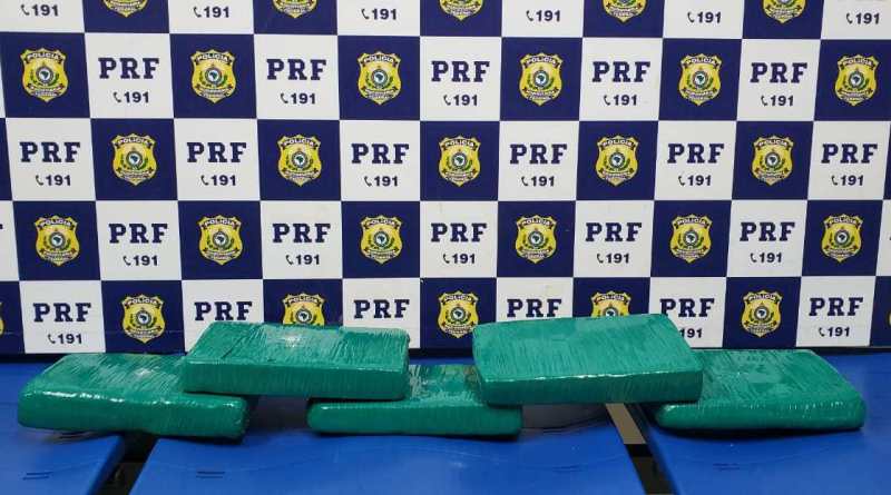 Sudoeste baiano: PRF prende homem transportando drogas em ônibus clandestino na BR 116
