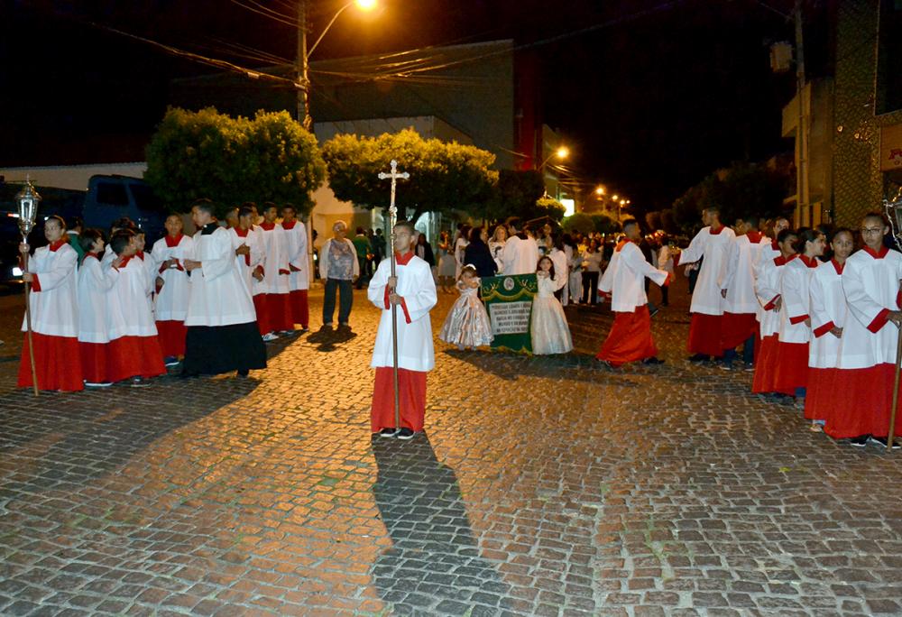 Caetité: Fé e emoção marcam a primeira noite da Festa de Santana 2018