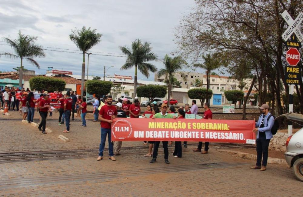 Licínio de Almeida: Moradores realizam manifestação para debater impactos da BAMIN