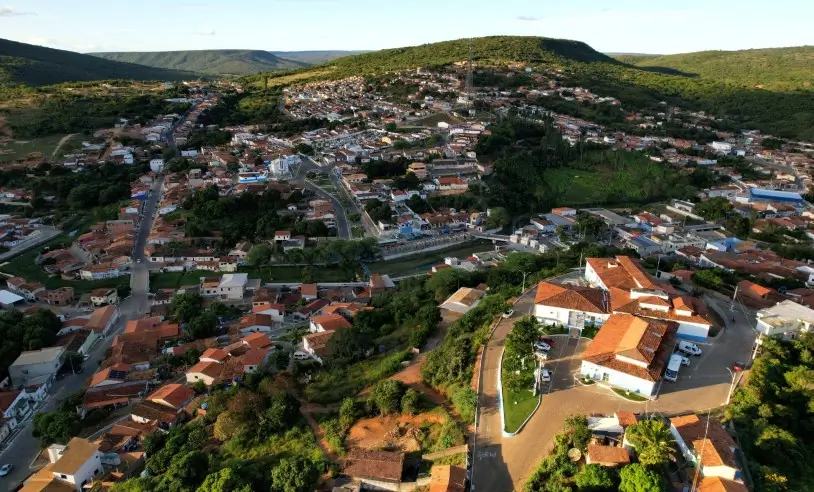 Região: Adolescente é apreendido após ferir colega com canivete em escola 