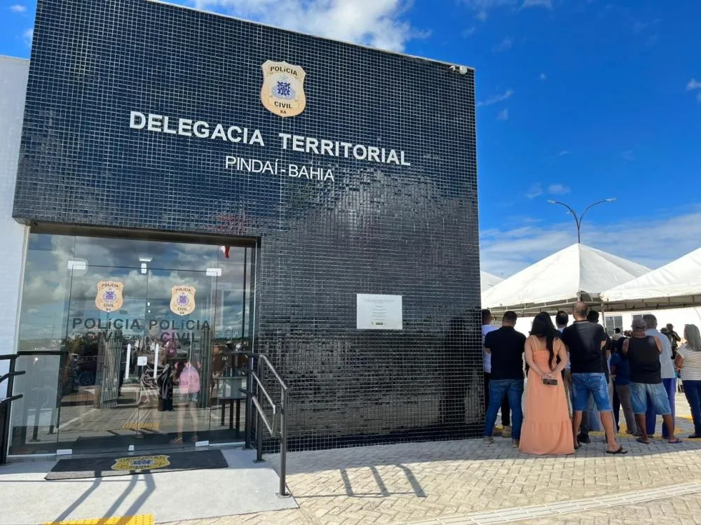 Governo do Estado entrega delegacia e pelotão da PM em Pindaí