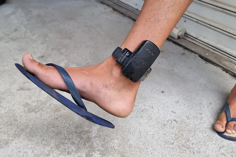 Homem com tornozeleira é preso curtindo o carnaval de Brumado