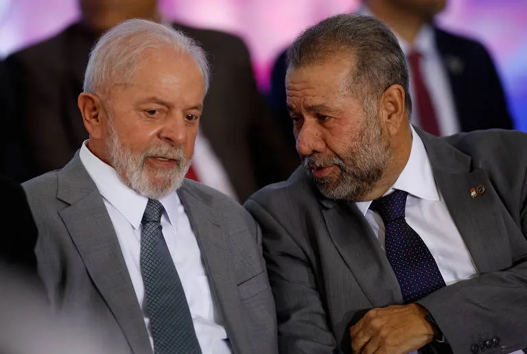 Lula recebe apoio do PDT em convenção nacional para disputa à reeleição