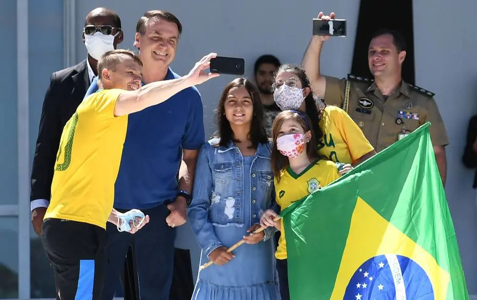 Bolsonaro diz que pede a Deus 'para não ter problemas esta semana', pois 'chegou no limite'
