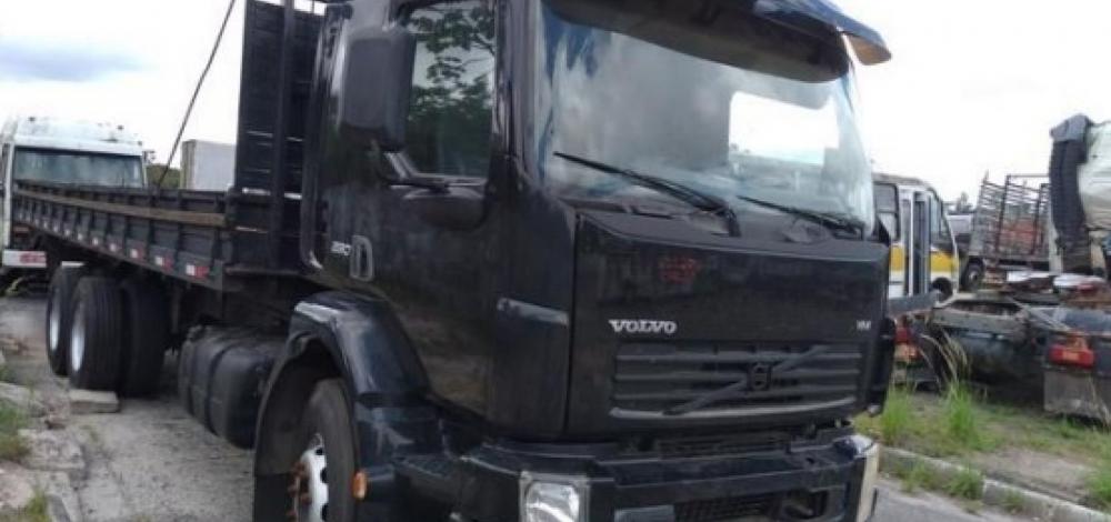 Em leilão de veículos, Polícia Civil arrecada quase R$ 1 milhão