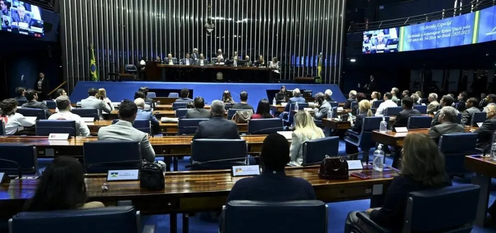 Câmara aprova isenção do imposto para compras internacionais de até US$ 50