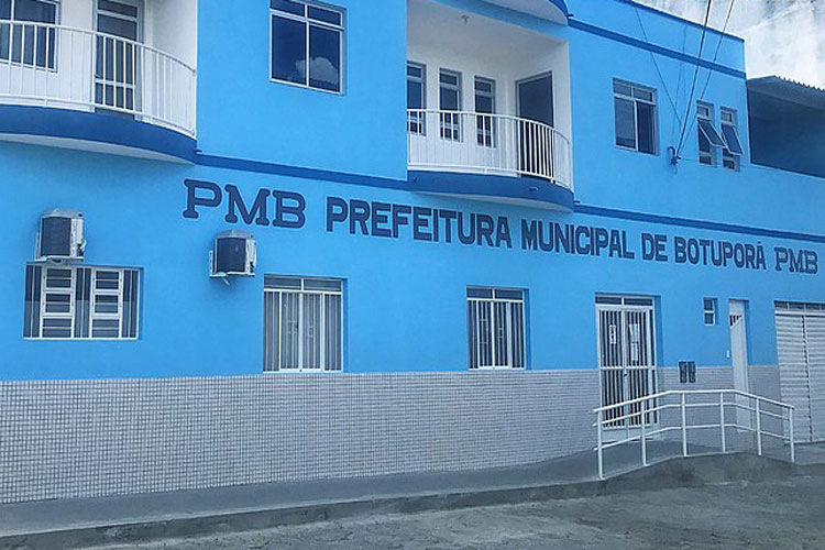 Botuporã: Justiça determina que município não reduza a carga horária dos professores