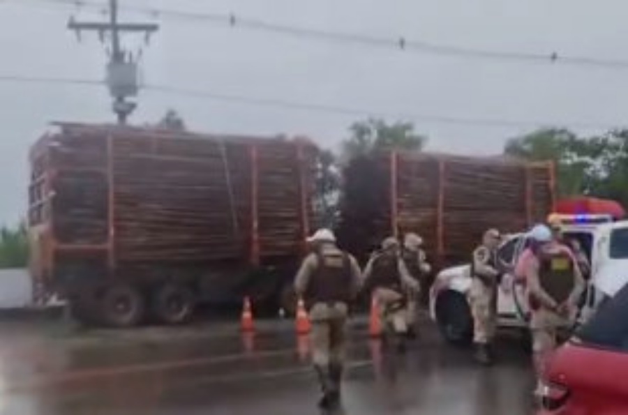 Após interdição por deslizamentos, trânsito começa a ser liberado na Serra do Marçal