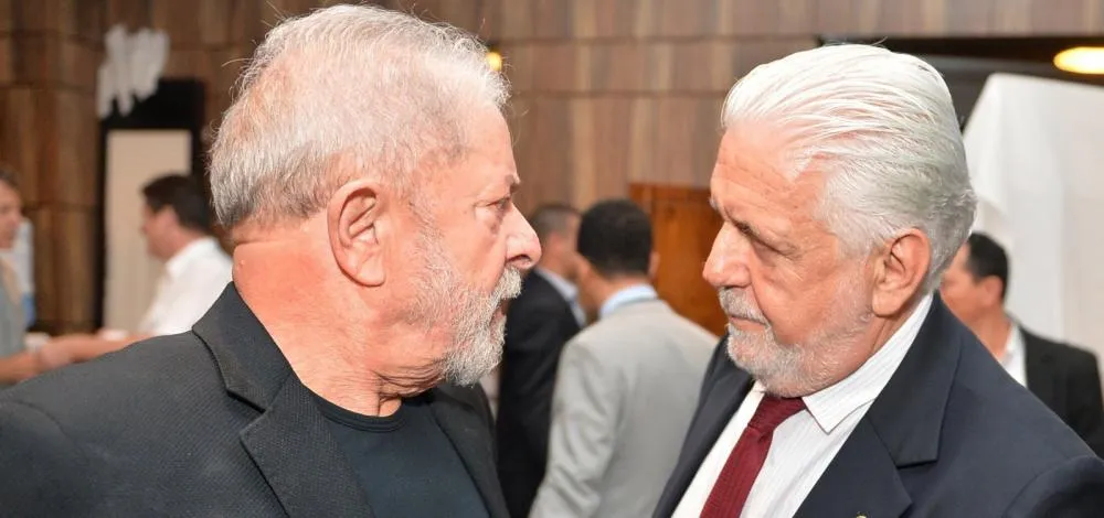 Jaques Wagner resiste a deixar liderança do governo no Senado