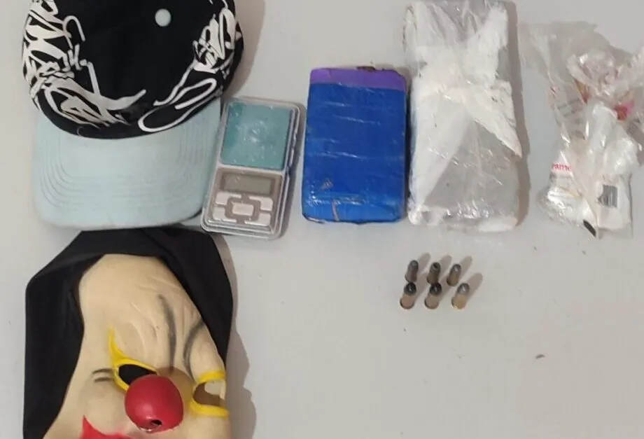 Polícia apreende tabletes de maconha em Riacho de Santana