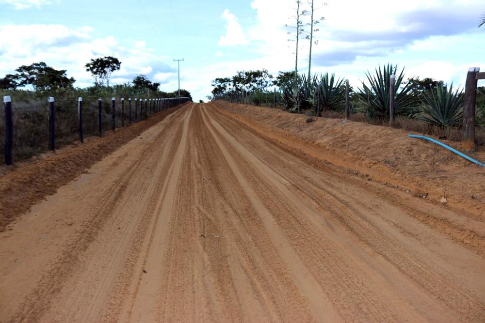 Prefeitura de Caetité realiza melhorias em estradas vicinais do município