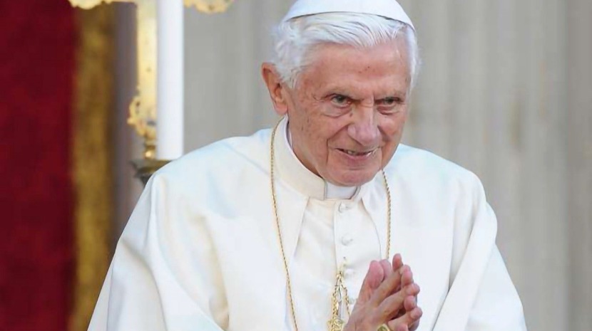 Saúde do papa emérito Bento XVI está ‘extremamente frágil’, diz artigo alemão