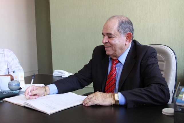 Ex-prefeito de Macaúbas será investigado por gastos com festas durante situação de emergência do município 