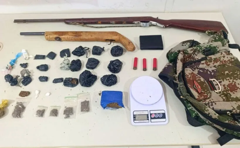 Homem é preso com drogas e armas durante ação da Rondesp em Serra do Ramalho