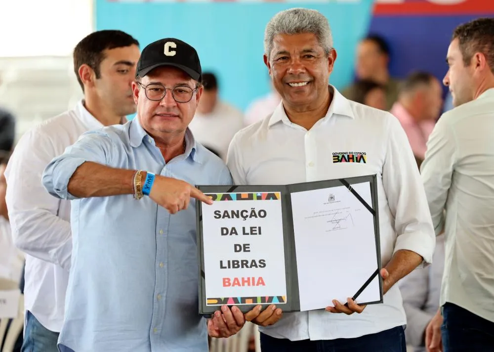 Bahia sanciona lei que reconhece Libras como meio legal de comunicação