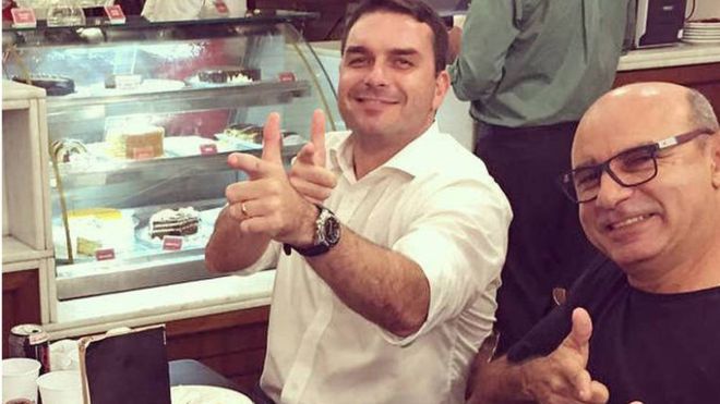Justiça autoriza quebra de sigilo de Flávio Bolsonaro e Queiroz