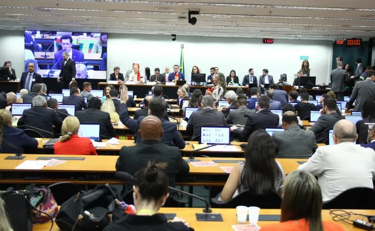 Veja quais serão os próximos passos da PEC do fim da escala 6x1