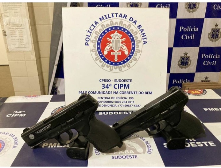 Dupla é presa por se passar por policial militar em Brumado 