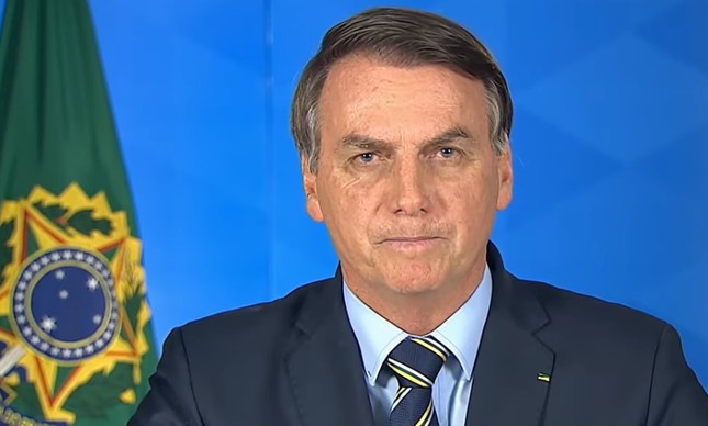 Com números superdimensionados, Bolsonaro demonstra está acuado em pronunciamento extemporâneo