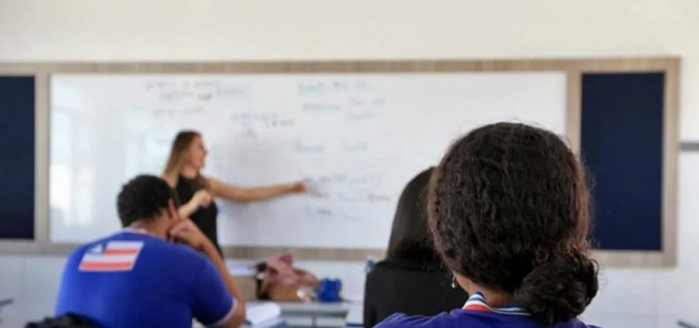 Alba deve votar reajuste salarial para professores da rede estadual nesta terça-feira (28)