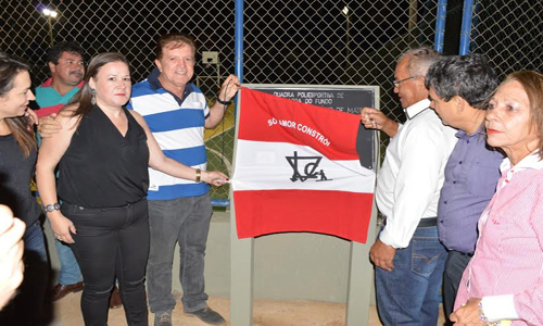 Caetité: Prefeito Zé Barreira entrega quadra poliesportiva de Lagoa do Fundo