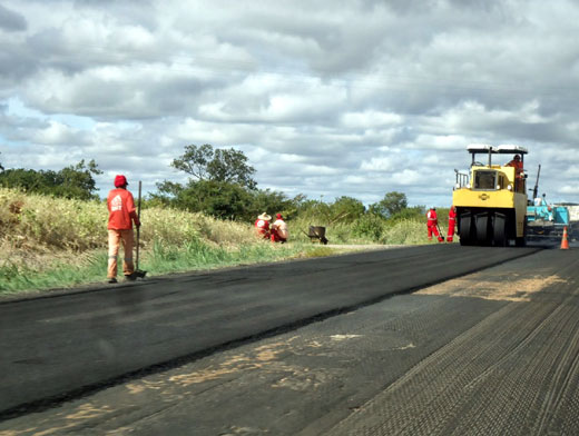 Caetité: Obras de recuperação da BR-030 seguem em ritmo acelerado 