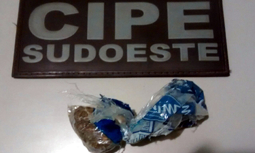 Homem é detido com drogas na BR-030 em Palmas de Monte Alto