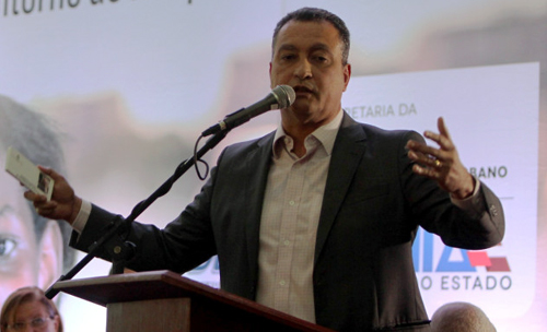 Governo autoriza construção de policlínica e entrega equipamentos agrícolas em Guanambi