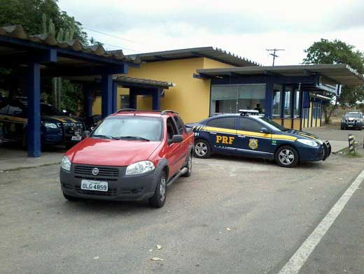 PRF recupera caminhonete durante operação Micareta de Feira de Santana