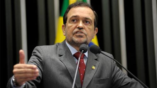 Senador Walter Pinheiro pede desfiliação do PT