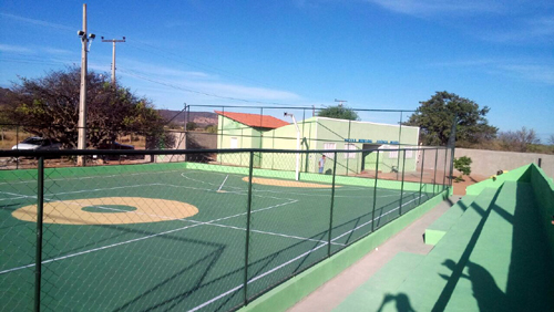 Palmas de Monte Alto: Prefeito entrega quadras nas comunidades de Barriguda e Caraíbas