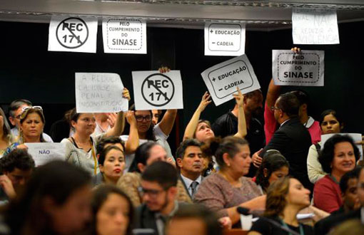 Comissão da Câmara aprova proposta de redução da maioridade penal