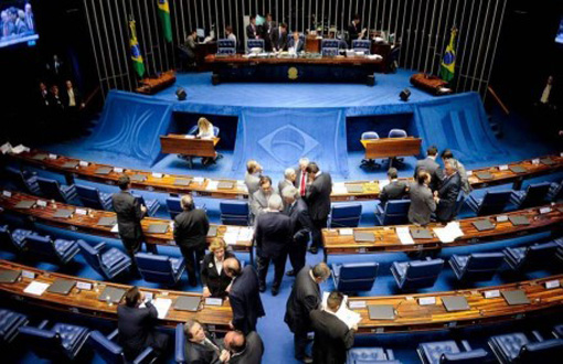 Senado aprova MP que restringe acesso a abono salarial e seguro-desemprego