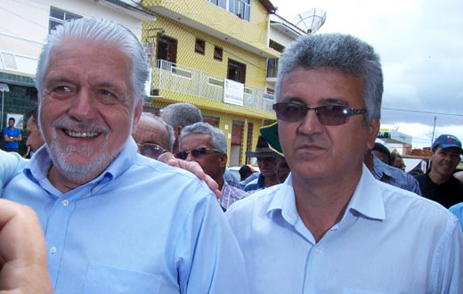 Ibitira: Governador entrega ambulância e anuncia obras para Rio do Antônio