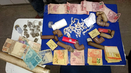 Três pessoas são detidas suspeitas de tráfico de drogas em Guanambi