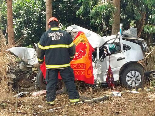 Bahia: Acidente mata casal de idosos na BR-101