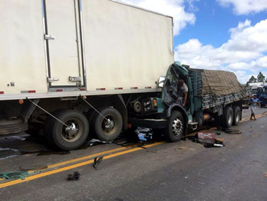 Manifestação na BR-116, próximo a Cândido Sales, provoca acidente com morte