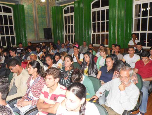 Alunos Alpha participam de sessão na Câmara de Vereadores