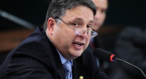 Garotinho diz ter dossiê e cogita pedir proteção policial