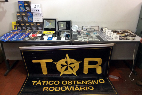 Caetité: Mulher é detida em ônibus com vários objetos sem nota fiscal