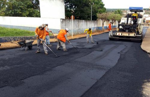 Prefeitura de Caetité inicia obras de pavimentação asfáltica no município