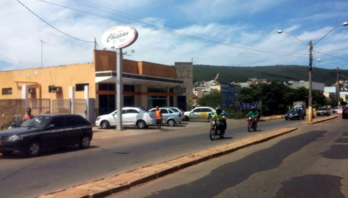 Caetité: Armada, dupla assalta estabelecimento comercial na Avenida Dacio Oliveira 