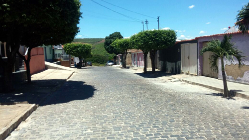 Caetité: mulher tem moto tomada de assalto na Avenida Contorno