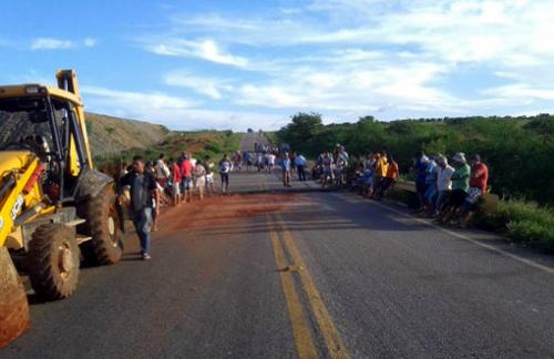 Após cabeceira de ponte ceder, obra é realizada e tráfego liberado na BA-148