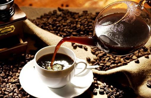 Café aumenta a possibilidade de sobrevivência ao câncer de intestino, diz estudo