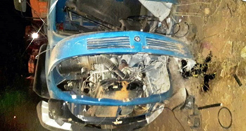 Caminhão carregado de botijão tomba na BR-030 em Palmas de Monte Alto