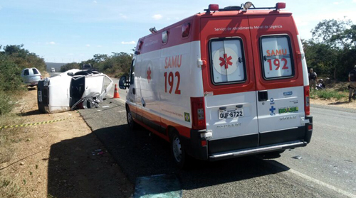 Mulher morre em grave acidente automobilístico na BR-030 em Caetité 