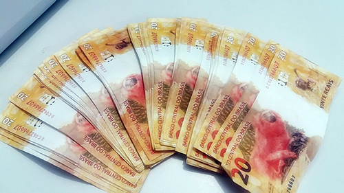 Homens são presos repassando notas falsas no comércio de Caculé