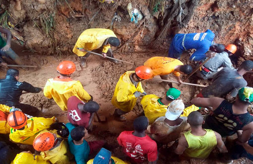Quatorze pessoas morrem em desabamento após chuvas em Salvador